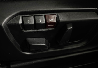 Подержанный автомобиль BMW X3 2017 года (16 фото)