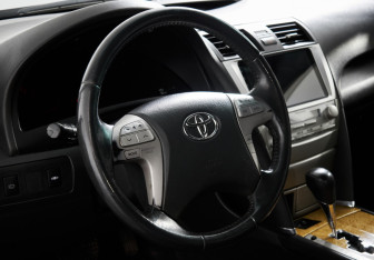Подержанный автомобиль Toyota Camry Sedan 2007 года (13 фото)