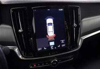 Подержанный автомобиль Volvo S90 2019 года (14 фото)