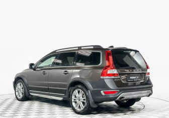 Подержанный автомобиль Volvo XC70 2016 года (7 фото)