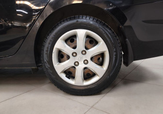 Подержанный автомобиль Hyundai Solaris Sedan 2012 года (9 фото)