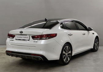 Подержанный автомобиль Kia Optima Sedan 2016 года (5 фото)