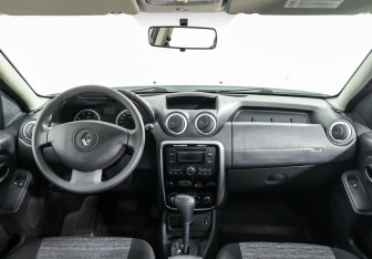 Подержанный автомобиль Renault Duster 2013 года (8 фото)