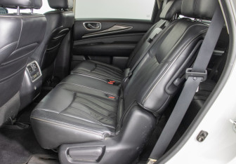 Подержанный автомобиль Infiniti JX 2013 года (11 фото)