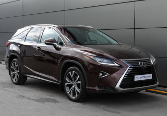 Подержанный автомобиль Lexus RX 2018 года (3 фото)