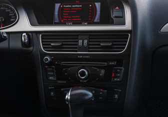 Подержанный автомобиль Audi A4 Sedan 2013 года (13 фото)