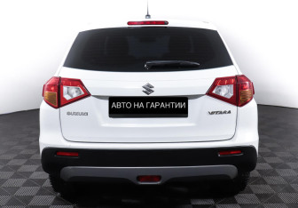 Подержанный автомобиль Suzuki Vitara 2015 года (6 фото)