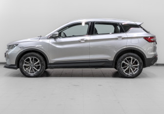 Подержанный автомобиль Geely Coolray 2022 года (8 фото)