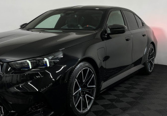 Подержанный автомобиль BMW M5 Sedan 2024 года (32 фото)