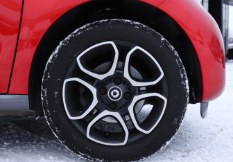 Подержанный автомобиль Smart Forfour 2016 года (19 фото)