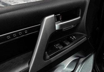 Подержанный автомобиль Toyota Land Cruiser Suv 2019 года (26 фото)