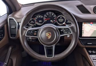 Подержанный автомобиль Porsche Cayenne 2020 года (22 фото)