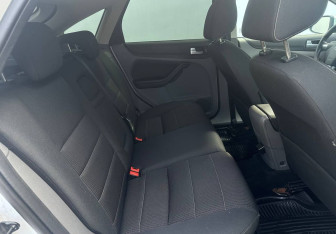 Подержанный автомобиль Ford Focus Hatchback 2008 года (14 фото)