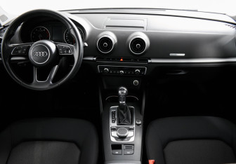Подержанный автомобиль Audi A3 Sedan 2017 года (11 фото)