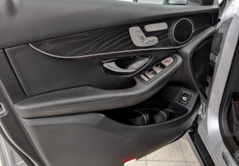 Подержанный автомобиль Mercedes-Benz GLC Coupe 2019 года (19 фото)