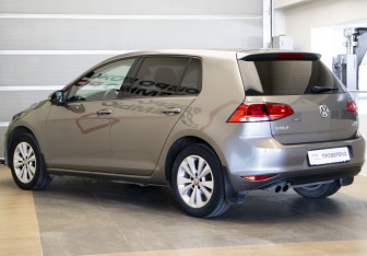 Подержанный автомобиль Volkswagen Golf Hatchback 2013 года (6 фото)