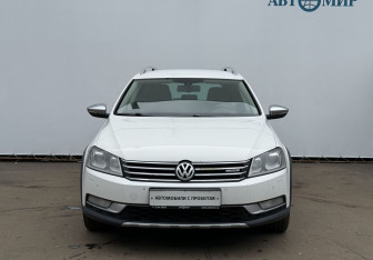 Подержанный автомобиль Volkswagen Passat Wagon 2014 года (2 фото)