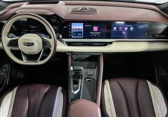 Подержанный автомобиль Geely Monjaro 2022 года (12 фото)