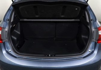 Подержанный автомобиль Kia Rio Hatchback 2012 года (16 фото)