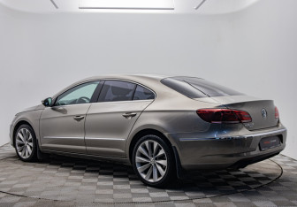 Подержанный автомобиль Volkswagen Passat CC 2013 года (3 фото)