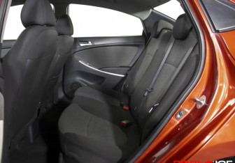 Подержанный автомобиль Hyundai Solaris Sedan 2011 года (10 фото)