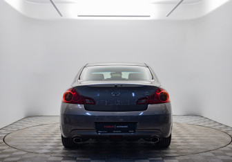 Подержанный автомобиль Infiniti G Sedan 2013 года (6 фото)