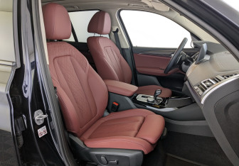 Подержанный автомобиль BMW X3 2024 года (26 фото)