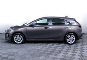 Подержанный автомобиль Kia Ceed Hatchback 2020 года (3 фото)