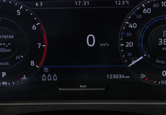 Подержанный автомобиль Volkswagen Tiguan 2017 года (13 фото)