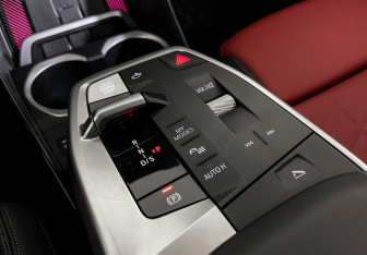 Подержанный автомобиль BMW X2 2024 года (18 фото)