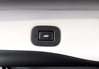 Подержанный автомобиль Nissan X-Trail 2016 года (25 фото)