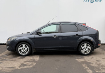Подержанный автомобиль Ford Focus Hatchback 2010 года (8 фото)