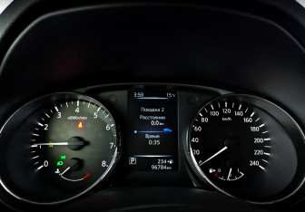 Подержанный автомобиль Nissan X-Trail 2018 года (13 фото)