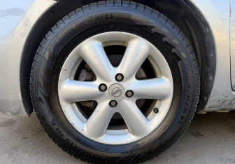 Подержанный автомобиль Nissan Note 2008 года (9 фото)