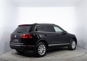 Подержанный автомобиль Volkswagen Touareg 2014 года (5 фото)