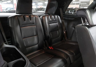 Подержанный автомобиль Ford Explorer 2011 года (11 фото)