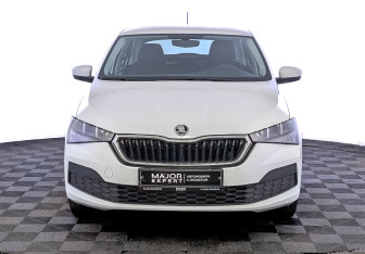 Подержанный автомобиль Skoda Rapid Liftback 2021 года (2 фото)