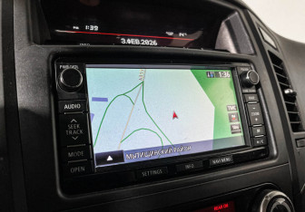 Подержанный автомобиль Mitsubishi Pajero 2013 года (16 фото)