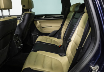 Подержанный автомобиль Volkswagen Touareg 2014 года (14 фото)