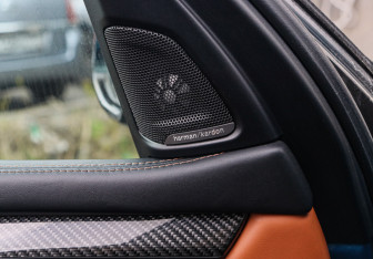 Подержанный автомобиль BMW X5 M 2015 года (22 фото)