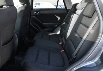 Подержанный автомобиль Mazda CX-5 2016 года (10 фото)