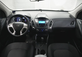 Подержанный автомобиль Hyundai ix35 2011 года (14 фото)