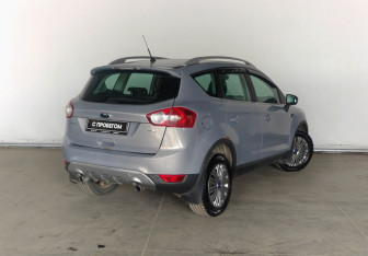 Подержанный автомобиль Ford Kuga 2011 года (7 фото)