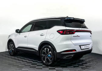 Подержанный автомобиль Chery Tiggo 7 Pro Plug-in Hybrid 2023 года (7 фото)