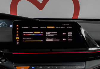 Подержанный автомобиль Changan UNI-V 2023 года (15 фото)