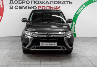 Подержанный автомобиль Mitsubishi Outlander 2018 года (2 фото)