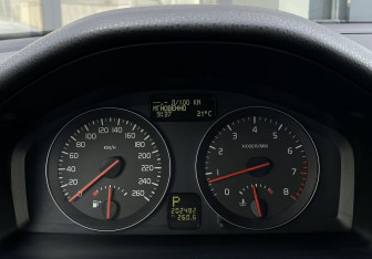 Подержанный автомобиль Volvo S40 2008 года (21 фото)