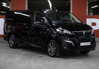 Подержанный автомобиль Peugeot Traveller 2020 года (3 фото)