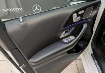 Подержанный автомобиль Mercedes-Benz GLE 2021 года (12 фото)