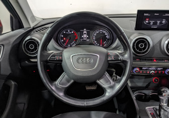 Подержанный автомобиль Audi A3 Sedan 2015 года (22 фото)